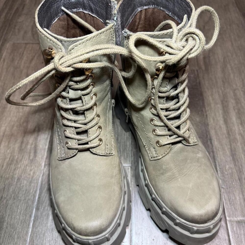Vince-camuto Women's Khaki and Green Boots